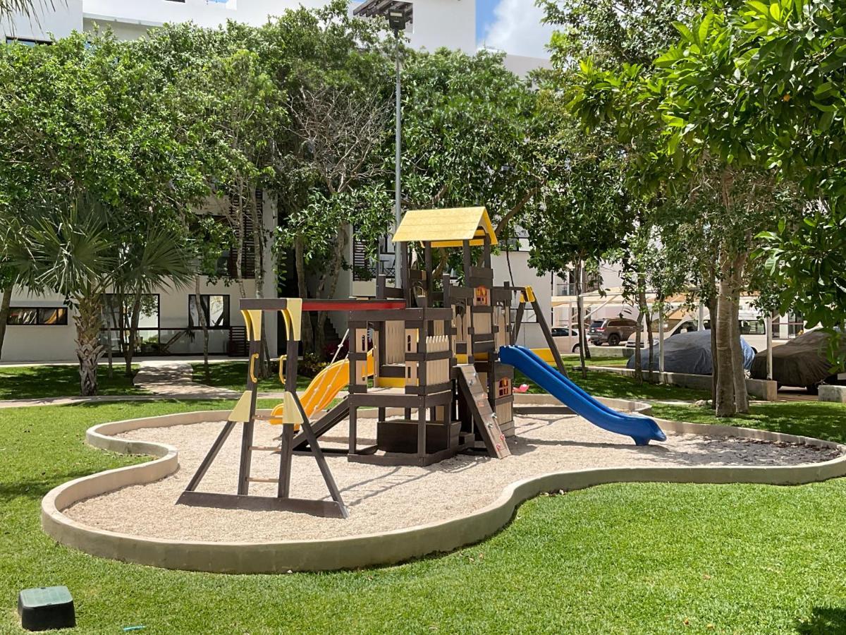 Yellowsub Apartments Cancun Exterior photo