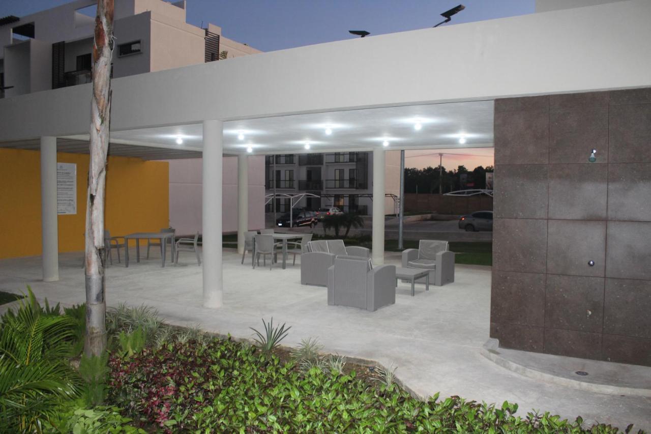 Yellowsub Apartments Cancun Exterior photo